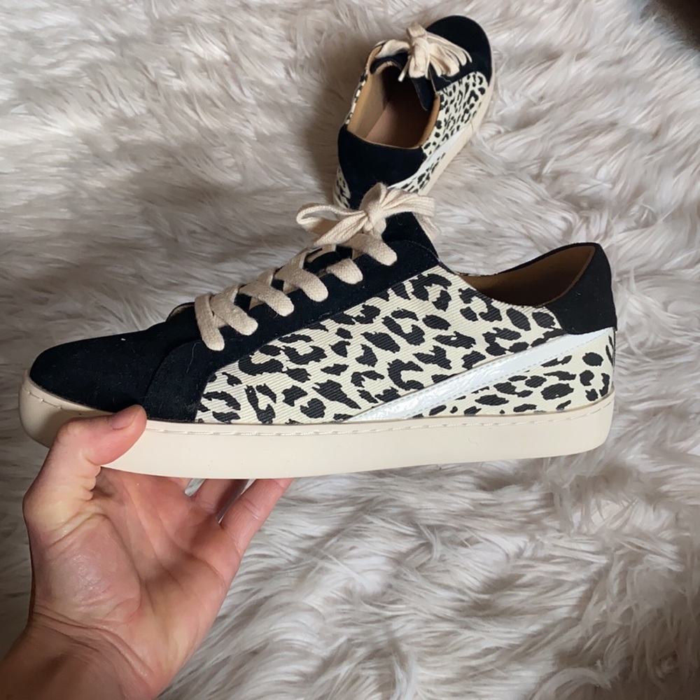 Women’s sneakers